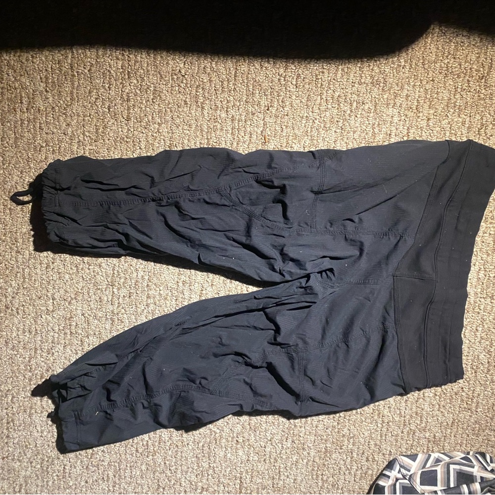 size 8 lulu dance capris